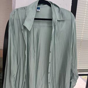 Cute silk button up top, size XL